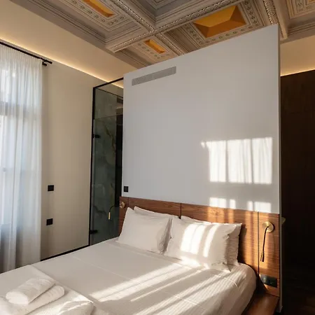 Bouquet Luxury Apartment *