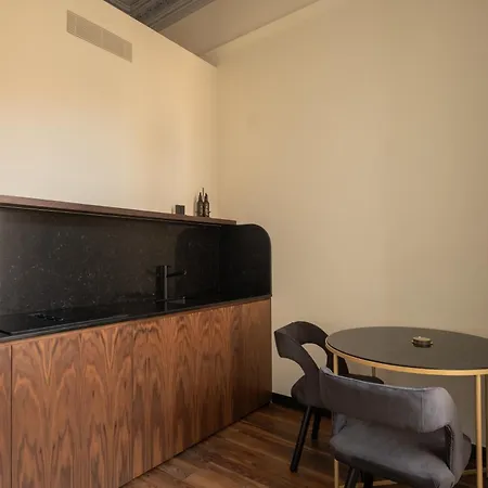 Bouquet Luxury Apartment